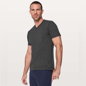Lululemon Men’s 5 Year Basic V-Neck Short Sleeve TShirt Heathered Black Medium